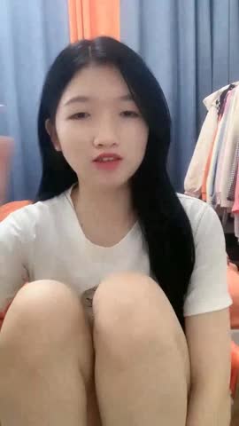 甜甜文静妹妹!难得小秀一波!贫乳紧致肥穴,撩起裙子翘起圆润美臀,小穴近距离特写,极度诱惑 new<script src=